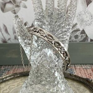 Vintage Signed Whiting & Davis Dainty Silver Plated Embossed Bangle Bracelet